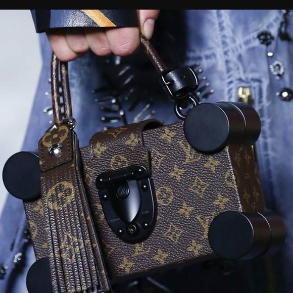 Meet your Posher, Nubia - Picture 1 of 1